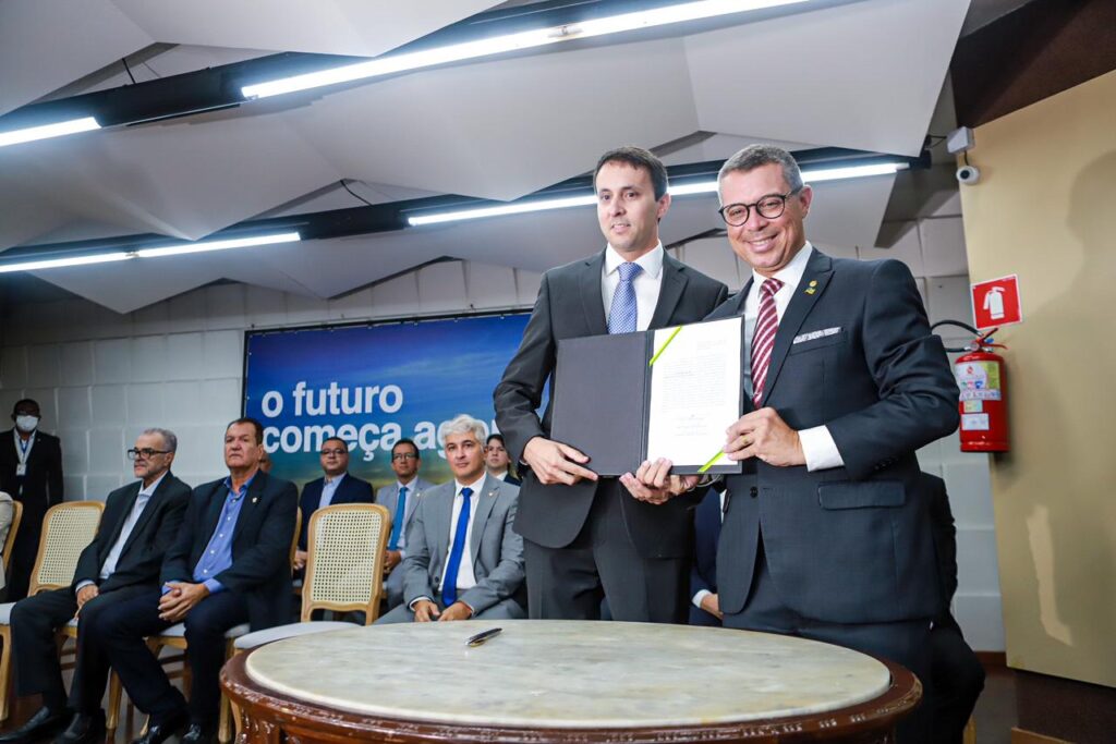 Carlos Pinna Junior toma posse como novo procurador geral do Estado de Sergipe
