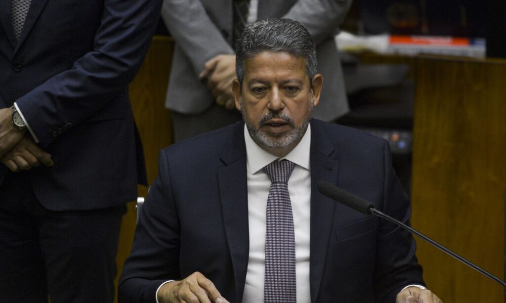 Camara aprova regime de urgencia para votacao do PL das fake news