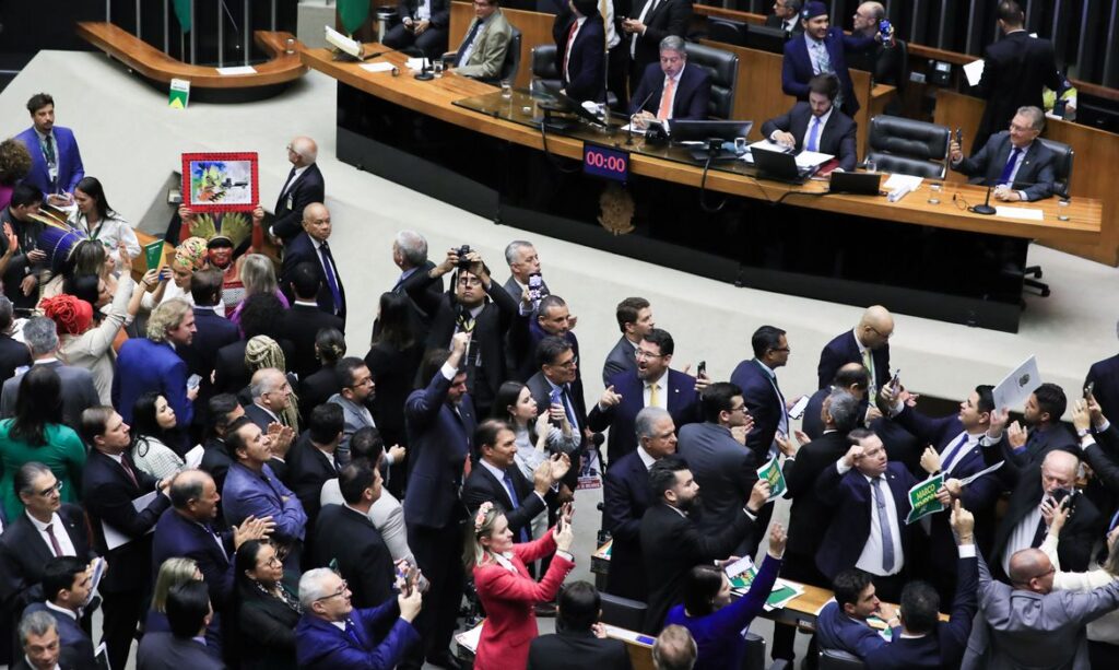 Camara aprova por 283x155 marco temporal de demarcacao de terras indigenas
