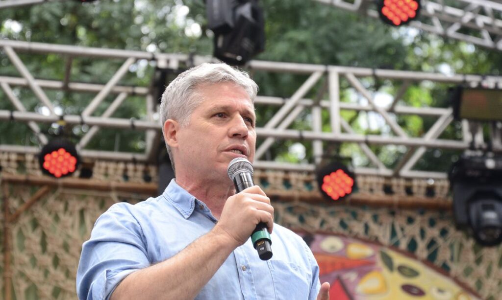 paulo teixeira feira da reforma agraria 1
