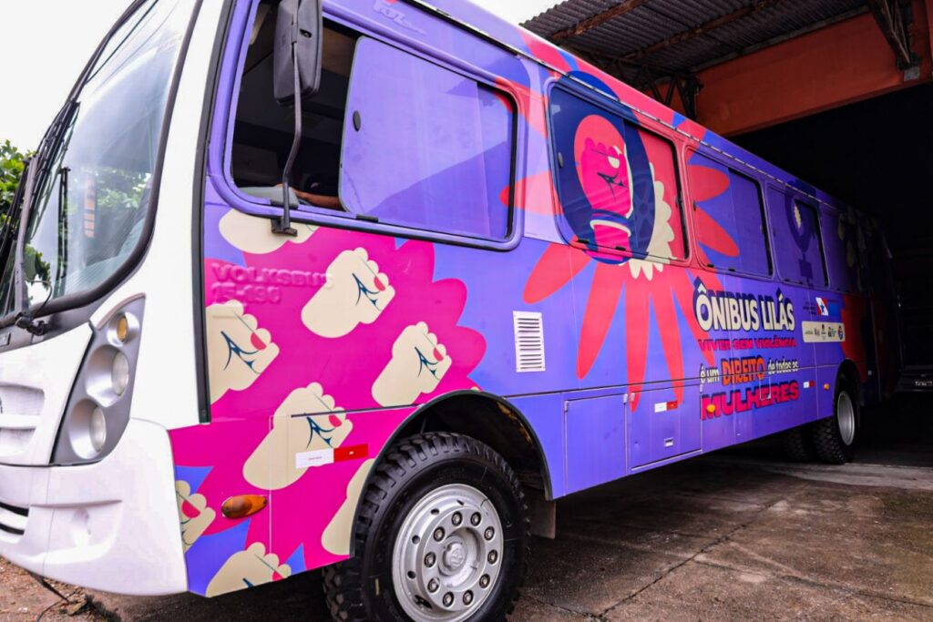Caninde de Sao Francisco recebe o Onibus Lilas para combate a violencia contra a mulher