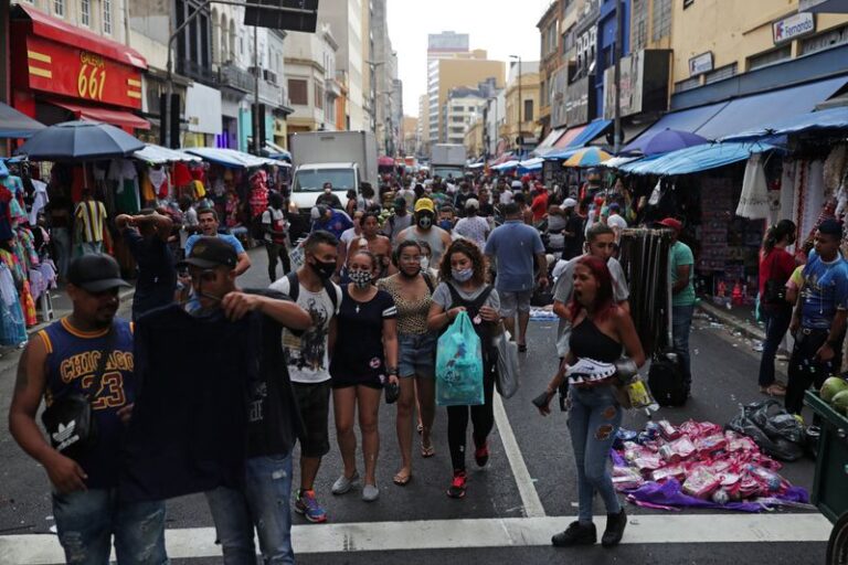 Após dois anos de declínio influenciado pela pandemia, expectativa de vida volta a crescer no Brasil