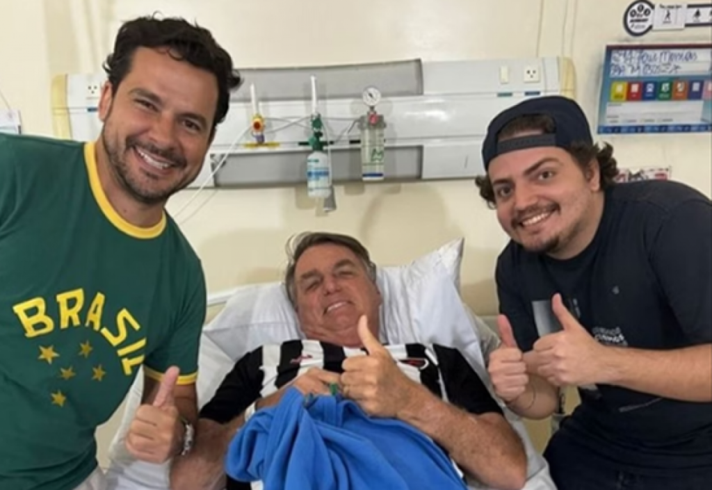 Bolsonaro volta a ser internado com infecção de pele em Manaus 1 Bolsonaro volta a ser internado com infeccao de pele em Manaus