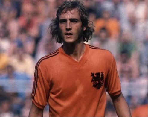 Morre, aos 73 anos, Johan Neeskens, ídolo do futebol da Holanda 1 84580245 830F 4536 81DF 54C81AF62694