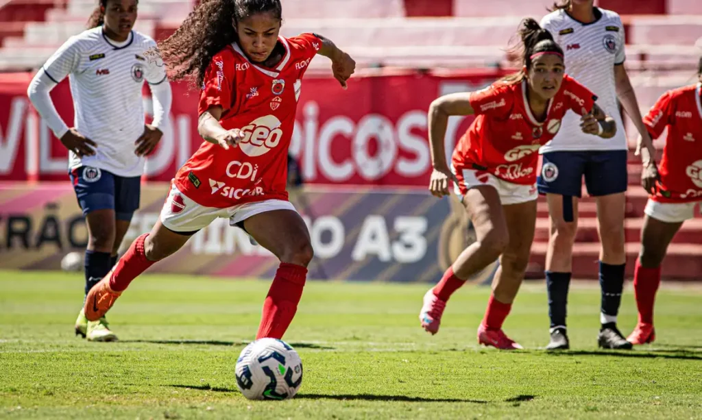 Vila Nova vence nos pênaltis e vai à final do Brasileirão Feminino A3 1 20250705 224719