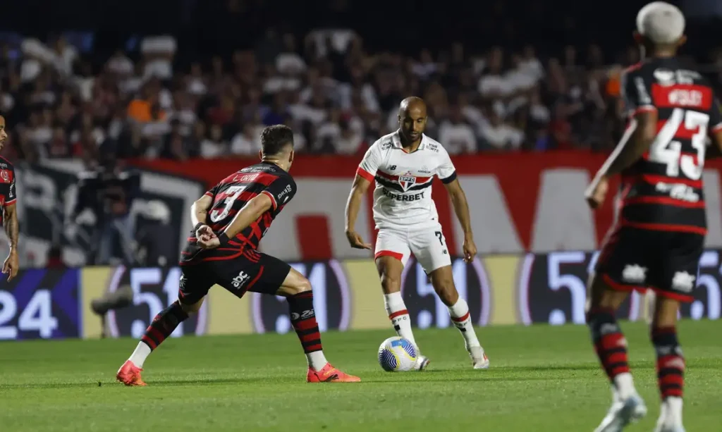 Brasileirão retorna com Flamengo x São Paulo neste sábado, no Maracanã 1 20250712 174012