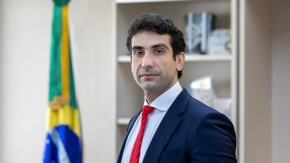 gabriel galipolo. widelg