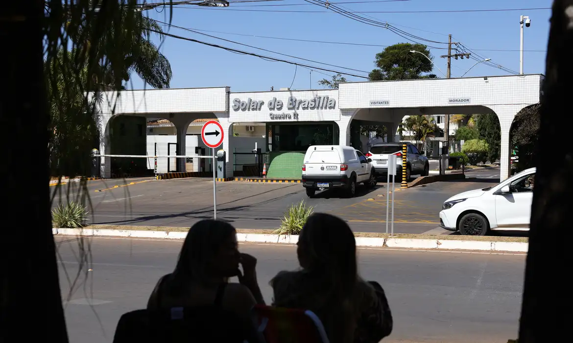 Moraes dá 24 horas para Bolsonaro explicar suposto acesso a vídeo durante prisão domiciliar 1 07082025 pzzb7409