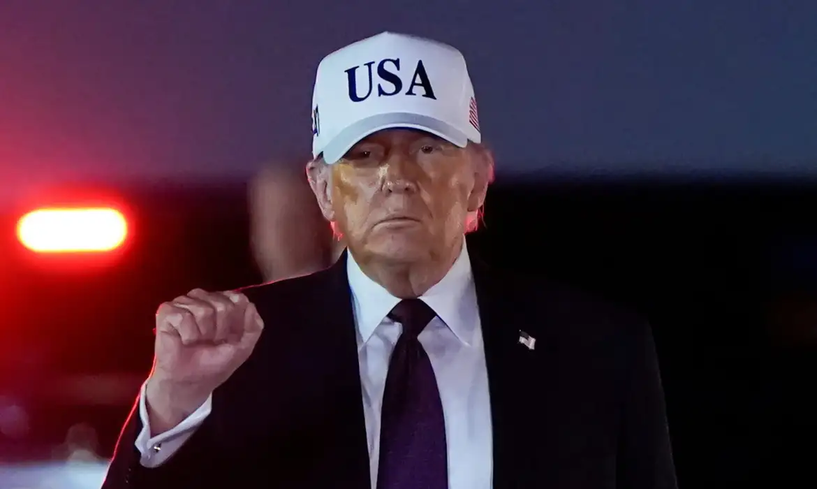 Em Miami, Trump declara que “Cuba é a próxima” 1 2026 02 28t031827z 705080933 rc2pujas7bmm rtrmadp 3 usa trump 1