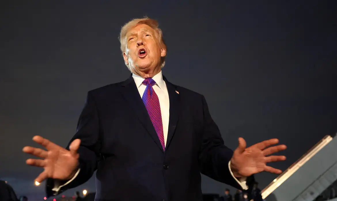 Trump suspende ataques a usinas iranianas por cinco dias; Teerã atribui recuo a ameaça de retaliação 1 2026 03 12t151751z 1 lynxmpem2b10m rtroptp 4 usa trump
