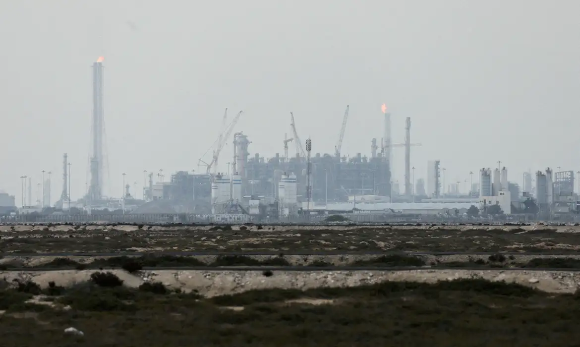 Irã lança novo ataque a instalações de gás no Catar após ameaça de Trump 1 2026 03 19t150950z 1800872611 rc2ewjay1xzs rtrmadp 3 usa natgas