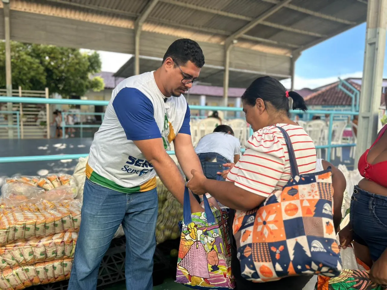 Governo de Sergipe distribui nove toneladas de alimentos do PAA em Aracaju 1 20260323 222122