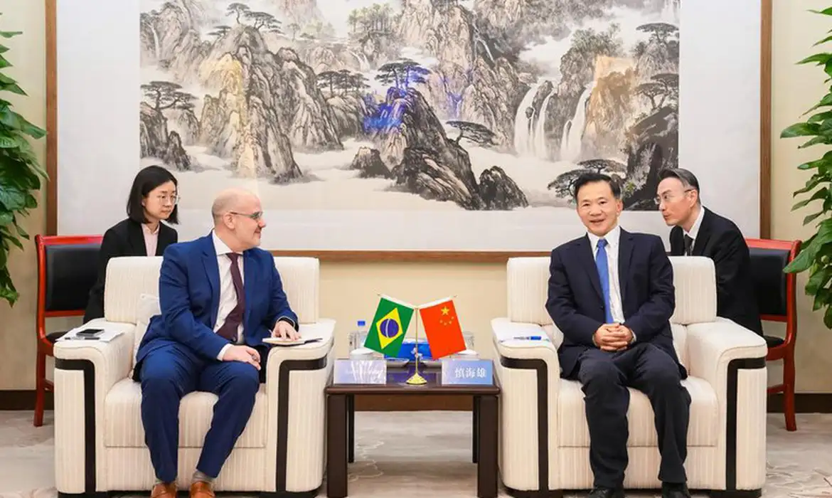 EBC sela acordo de cooperação com o China Media Group 1 ebc firma parceria inedita com china media group