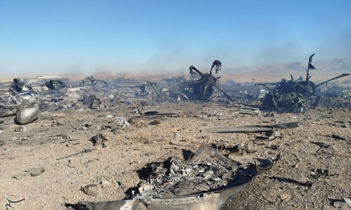 Trump afirma ter resgatado piloto no Irã; Teerã nega e exibe destroços de aeronaves dos EUA 1 140501161031423036284494 1