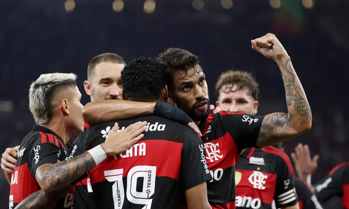 Flamengo vira sobre o Santos por 3 a 1 no Maracanã e encosta no G4 1 flamengo 3 a 1 santos 05 04 2026 brasileirao.jpg