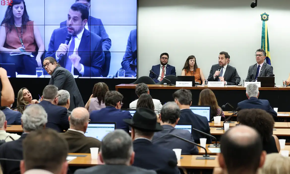 Boulos critica compensação a empresas para aprovar fim da escala 6x1 1 0d9a7923 0