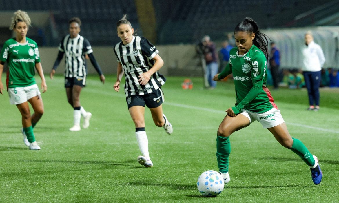 Palmeiras goleia Atlético-MG por 4 a 1 e fica em segundo lugar no Brasileirão feminino 1 0m0a9900 2.jpg 2000x1200 1