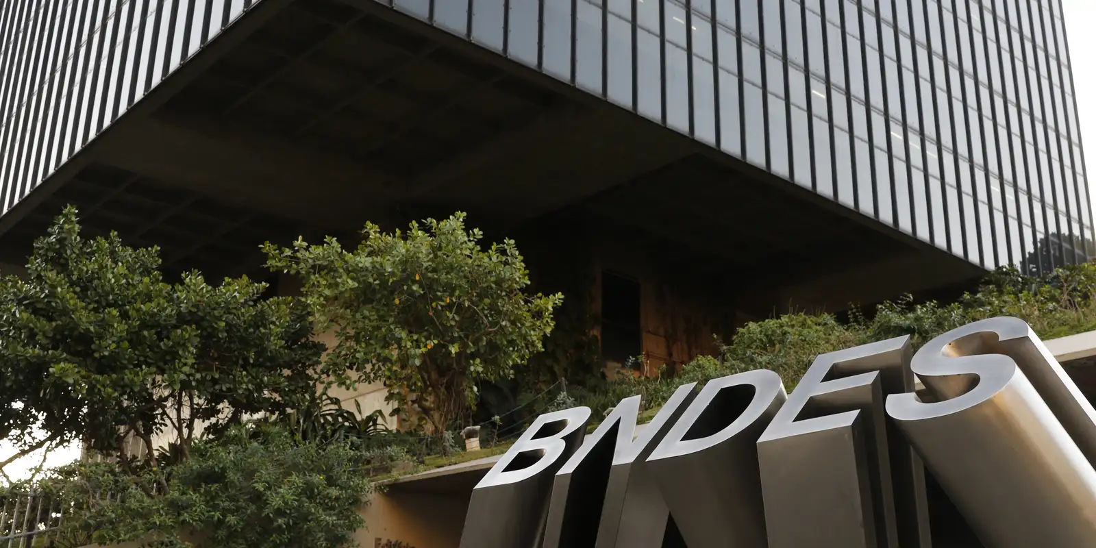 bndes libera at r 21 bi para renovar caminh es e nibus pedid 20260530