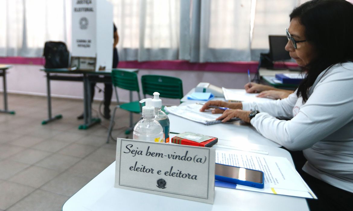 Eleitor pode se inscrever como mesário voluntário para as eleições de 2026 1 pin0331