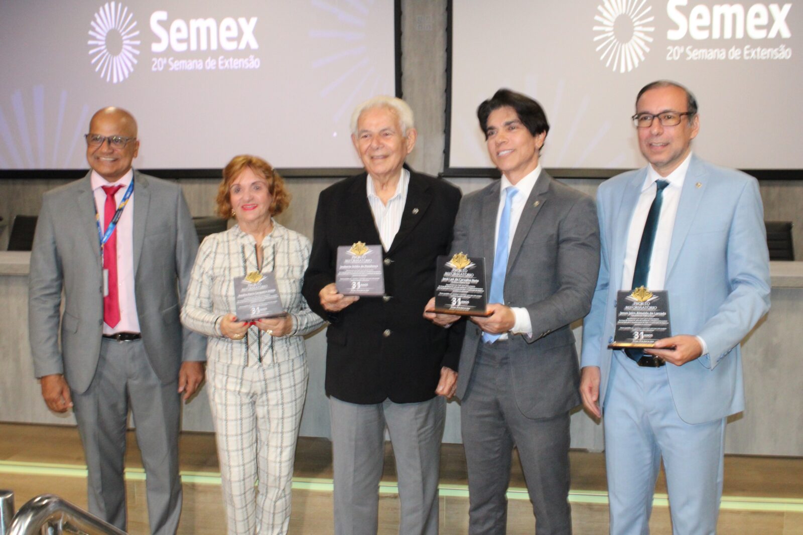 Defensores Públicos são homenageados pela UNIT 1 unit