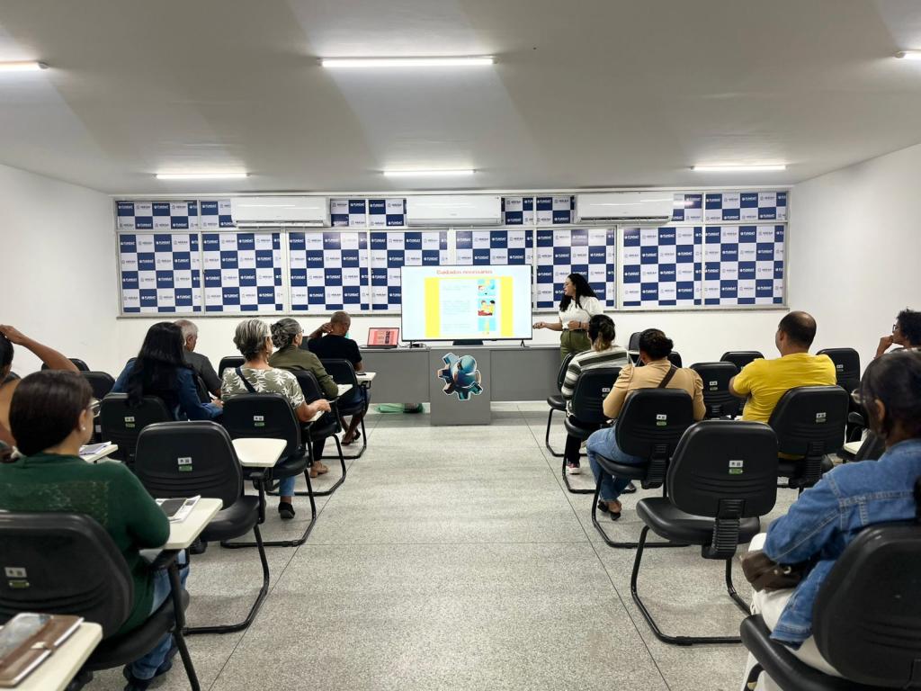 Prefeitura de Aracaju certifica 60 alunos em curso de boas práticas na manipulação de alimentos 1 60 alunos prefeitura