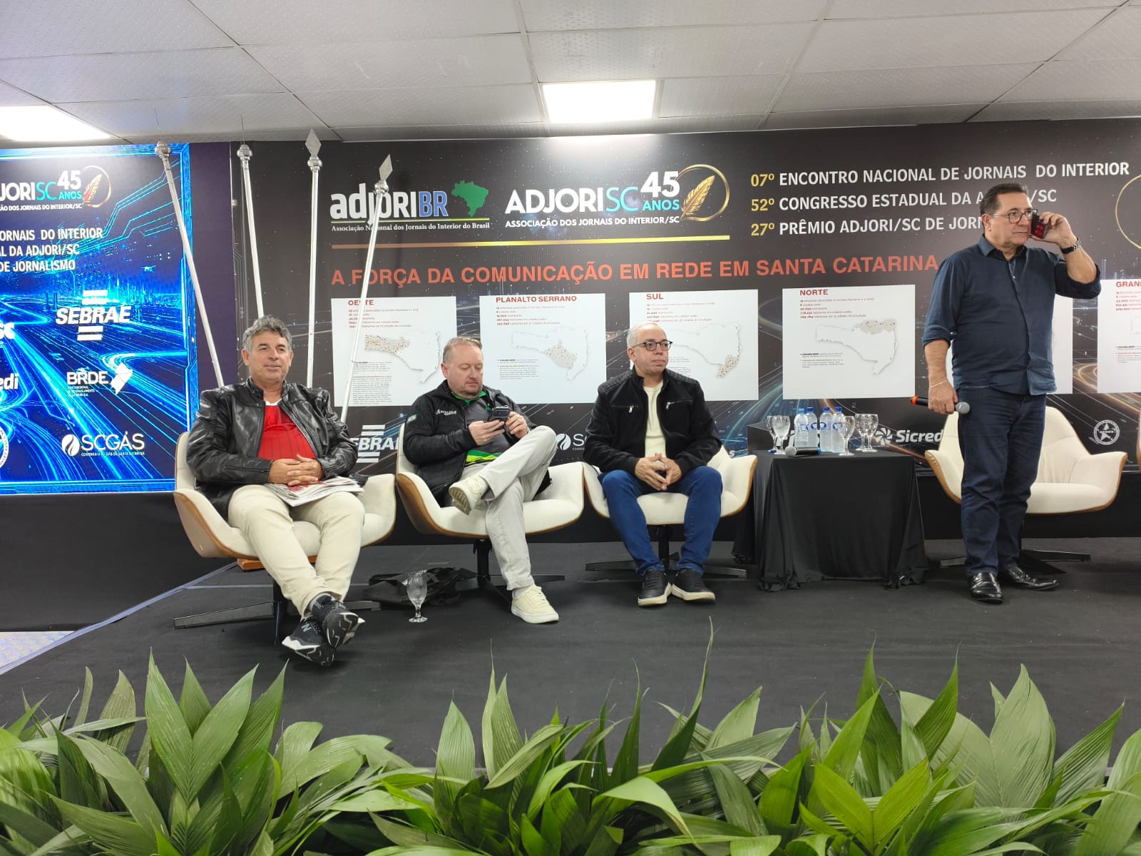 Jornalista Cláudio Vasconcelos representa a Adjori Sergipe na abertura do 52º Congresso Estadual da Adjori Santa Catarina 1 ab claudio