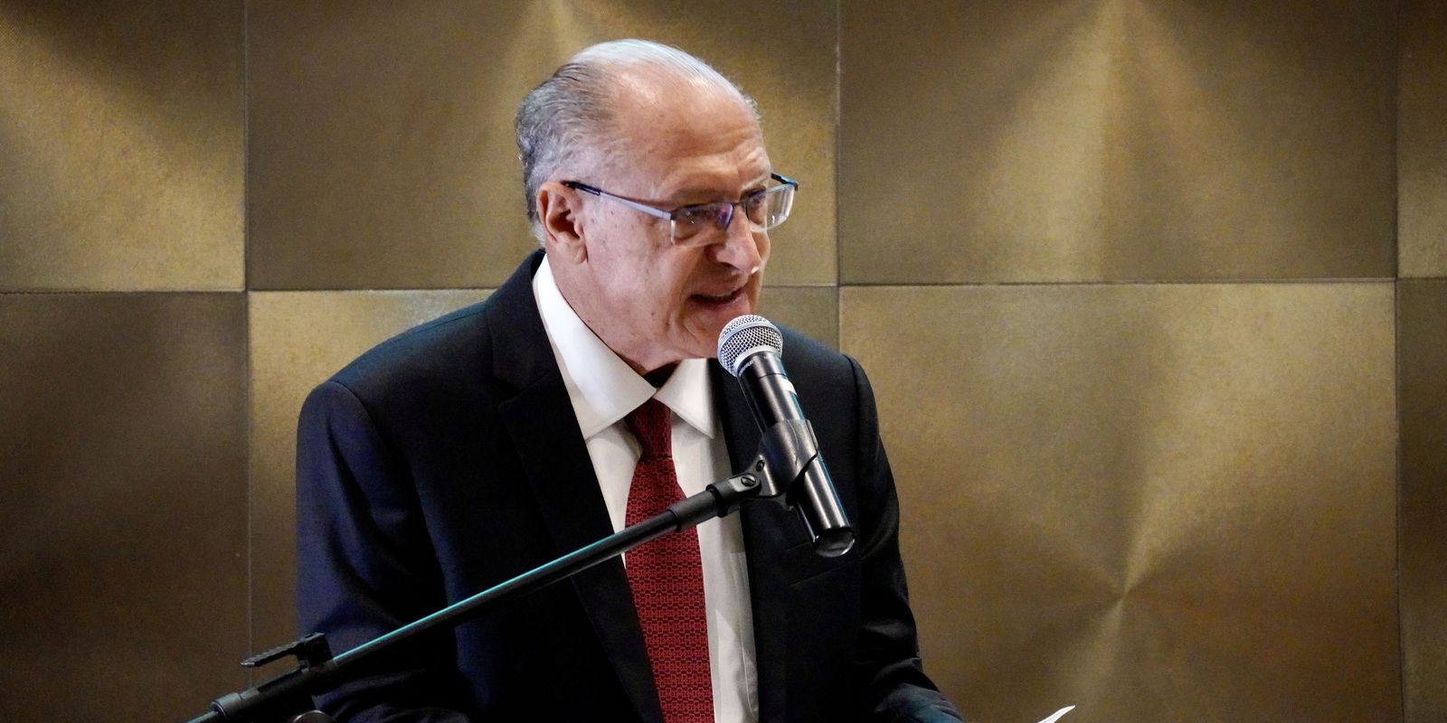 alckmin recha a tarifa de 25 dos eua e diz que pix n o entra 20260602