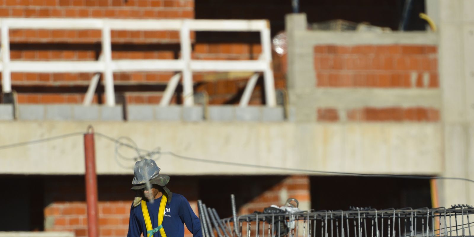 constru o civil fecha 2024 com 2 5 mi de empregos e r 95 6 b 20260610