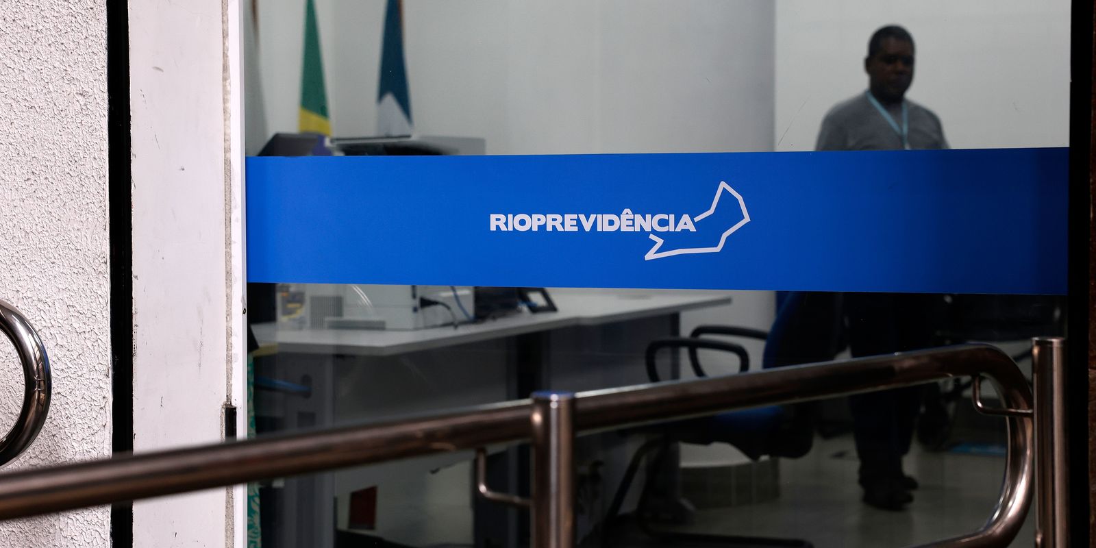 rio transfere r 100 mi de fundo administrativo para pagar ap 20260610
