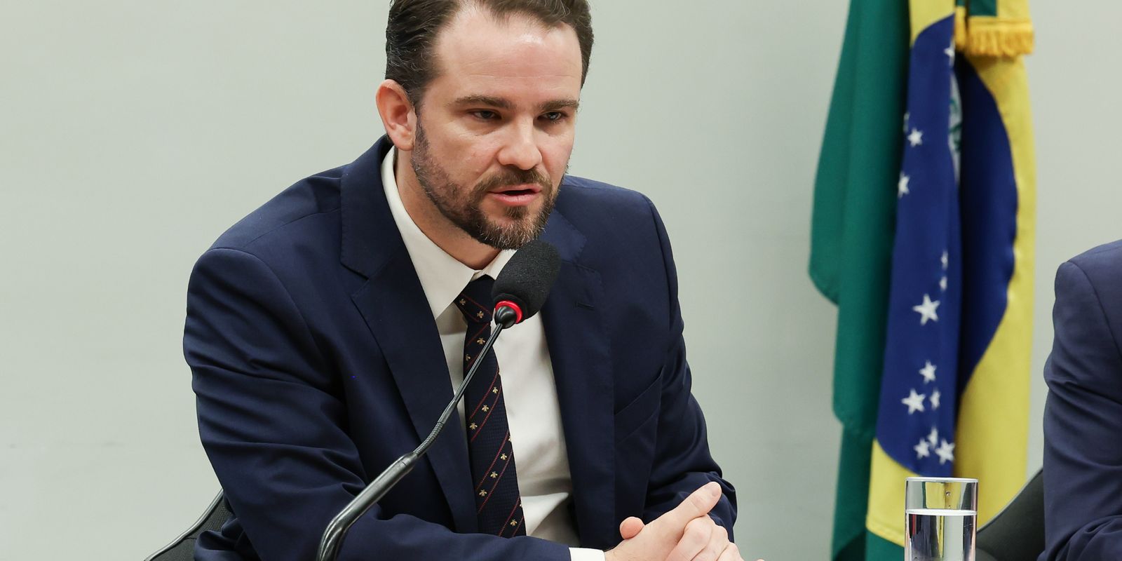 Durigan afirma: dívida do Brasil é alta, mas menor que em grandes economias