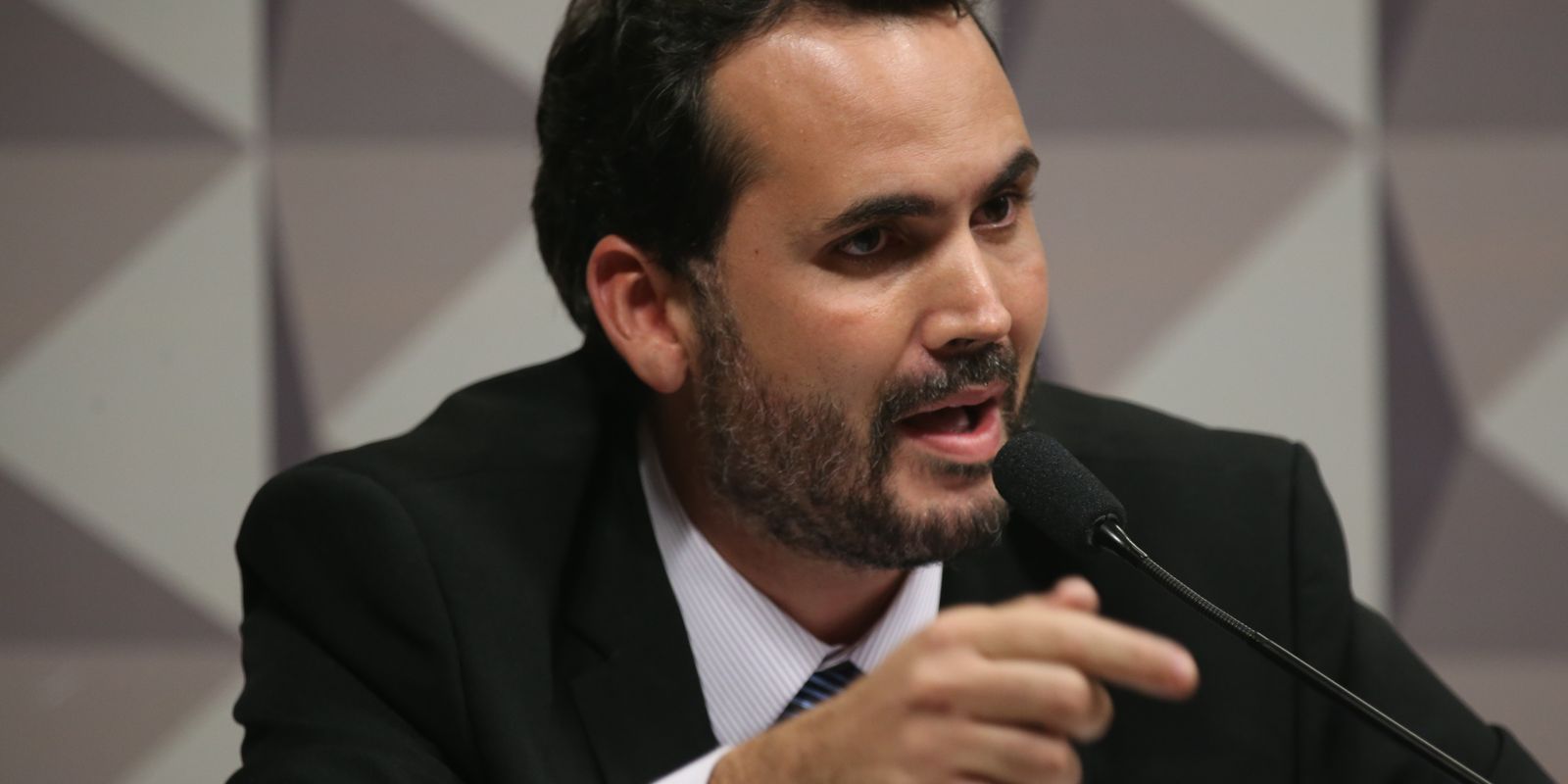 Governo mantém suspensão do subsídio extra de R$0,35 ao diesel