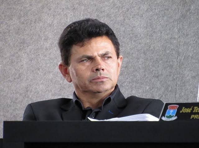 Justiça Eleitoral proíbe Valmir de divulgar jingle com nomes de Priscila, Eduardo e André David 1 Valmir dos Santos Costa em evento público em Sergipe