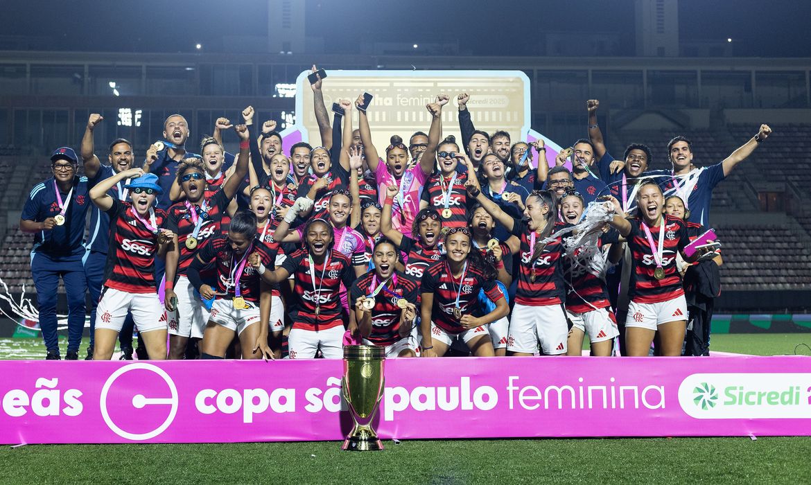 Flamengo goleia Grêmio e conquista Copinha Feminina 1 54995472637 9d1fa072f2 k