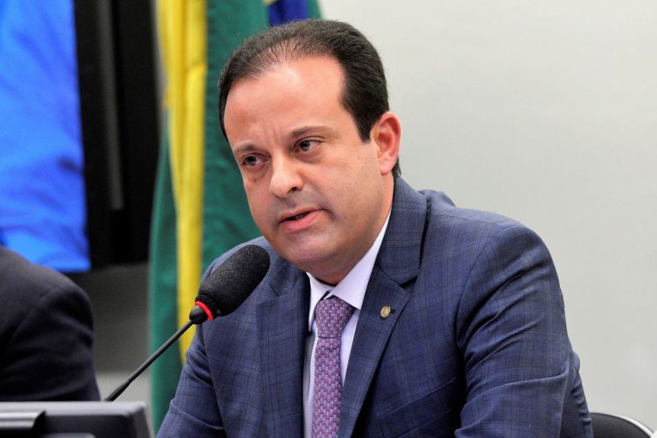André Moura defende prisão perpétua para feminicidas em Sergipe