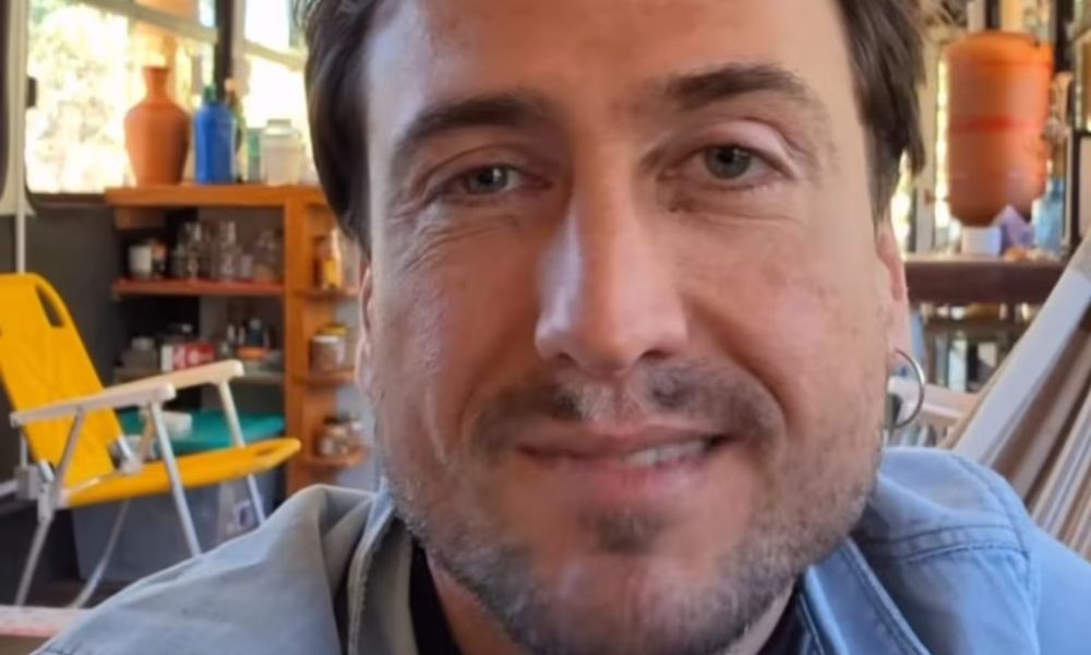 Angel Ferreira deixa o Rio e transforma ônibus em casa na Chapada dos Veadeiros