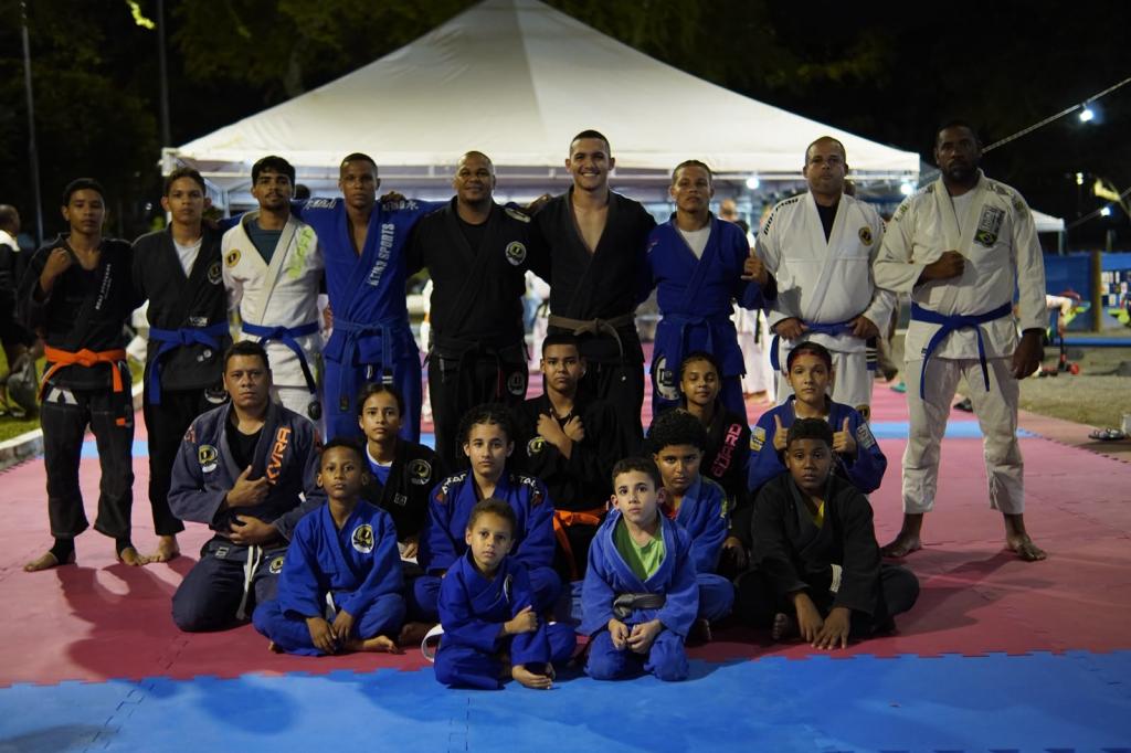 Artes marciais e futsal de surdos movimentam Praça da Juventude