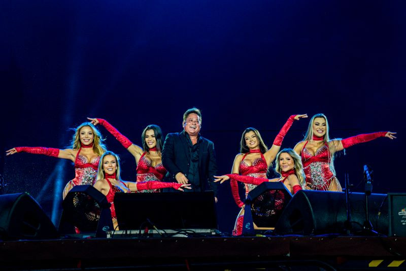 Leonardo, João Bosco & Vinícius e Gusttavo Lima fecham o Barretão 4 Noite de encerramento dos shows da 71ª Festa do Peão de Barretos