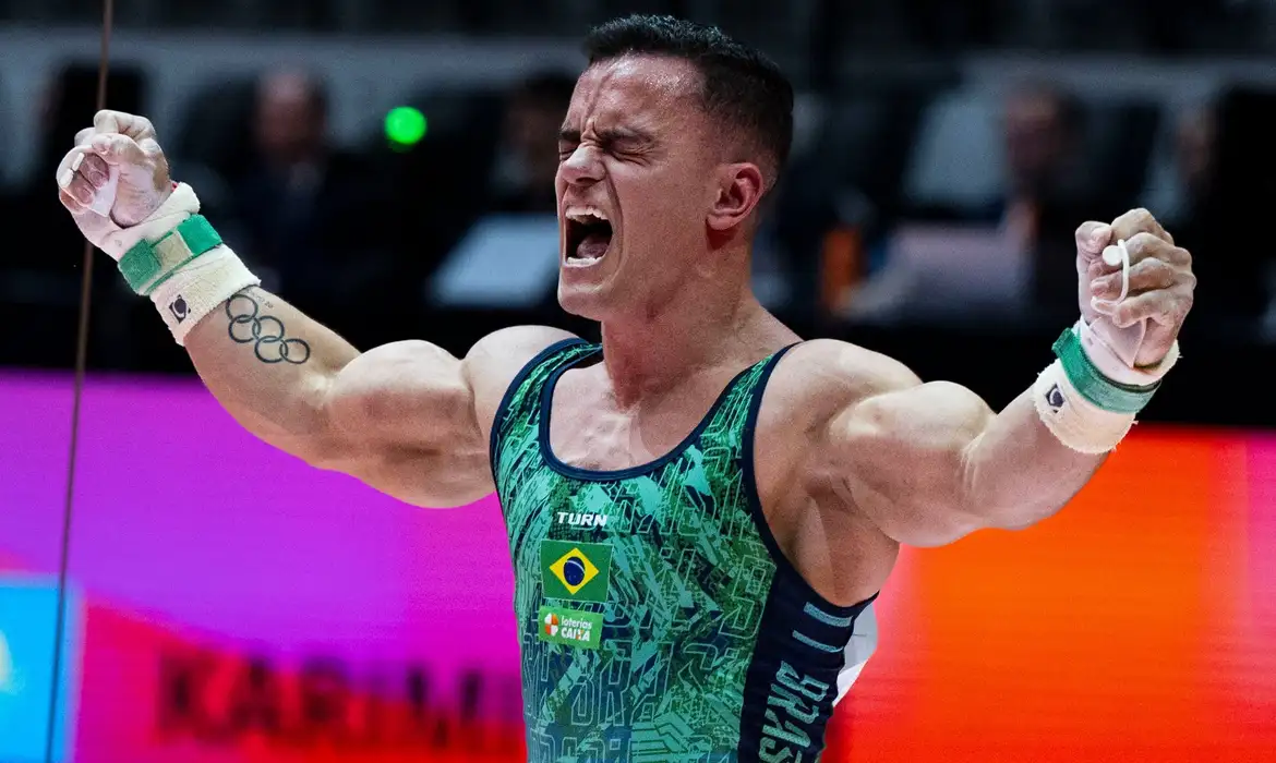 caio souza finalista munidial ginastica art 2025
