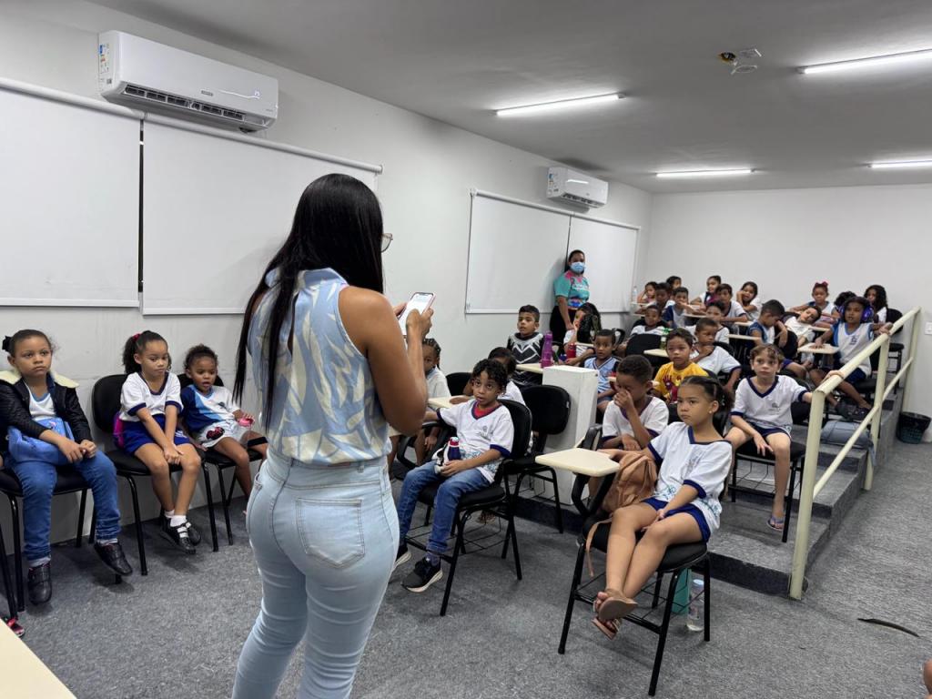 Clube do Livro Juvenil terá encontro no dia 19 na Biblioteca Ivone Vieira