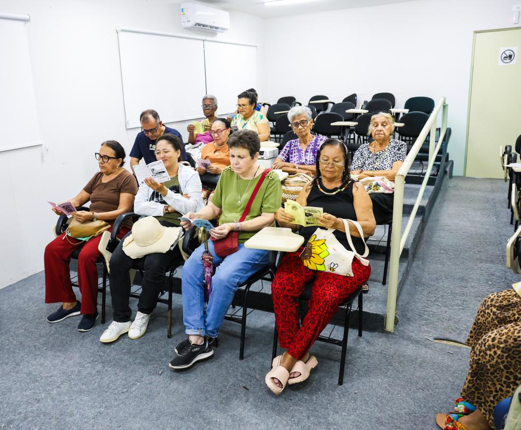 Clube do Livro para idosos estimula leitura e convivência em Aracaju 1 Clube do Livro para idosos estimula leitura e convivência em Aracaju