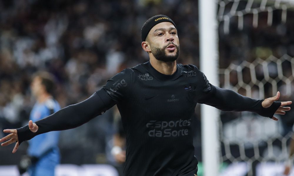 Corinthians encerra negociação com Memphis Depay e corta custos
