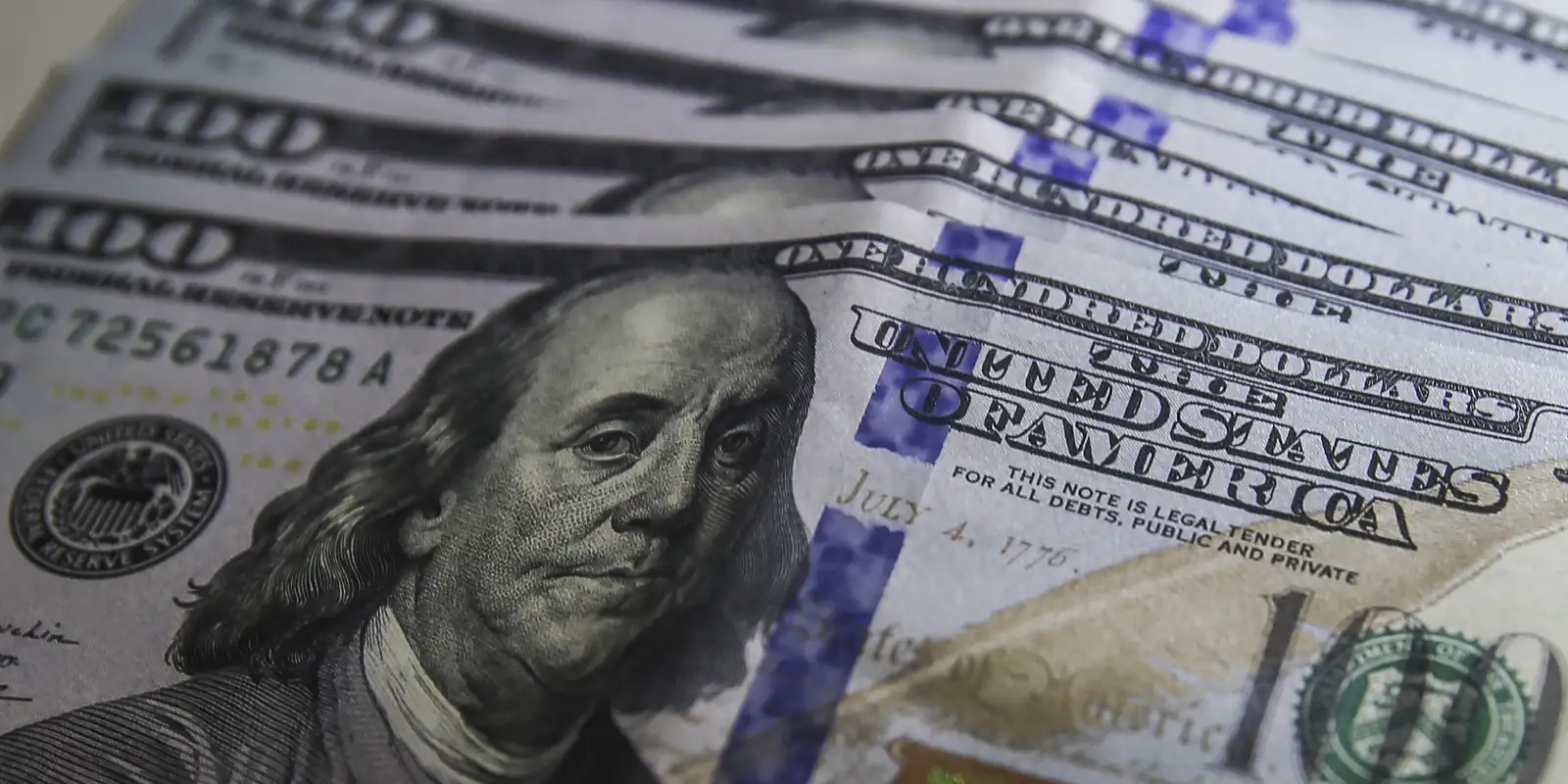 Dólar cai a R$5,17 e Ibovespa encerra 11 quedas após plano dos EUA