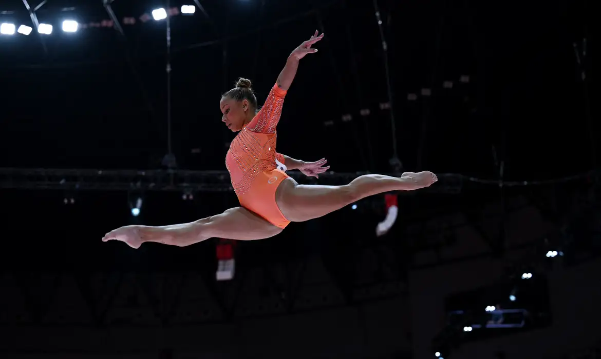 flavia saraiva finalista trave mundial gin 2025