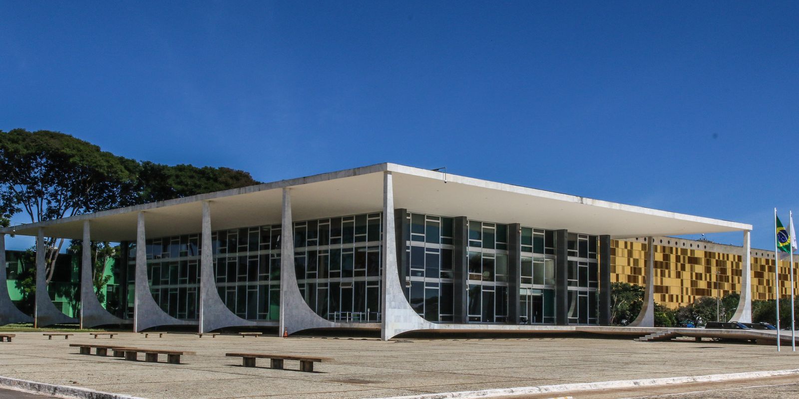 Flávio Dino aciona PF para investigar R$55,4 mi em emendas Pix