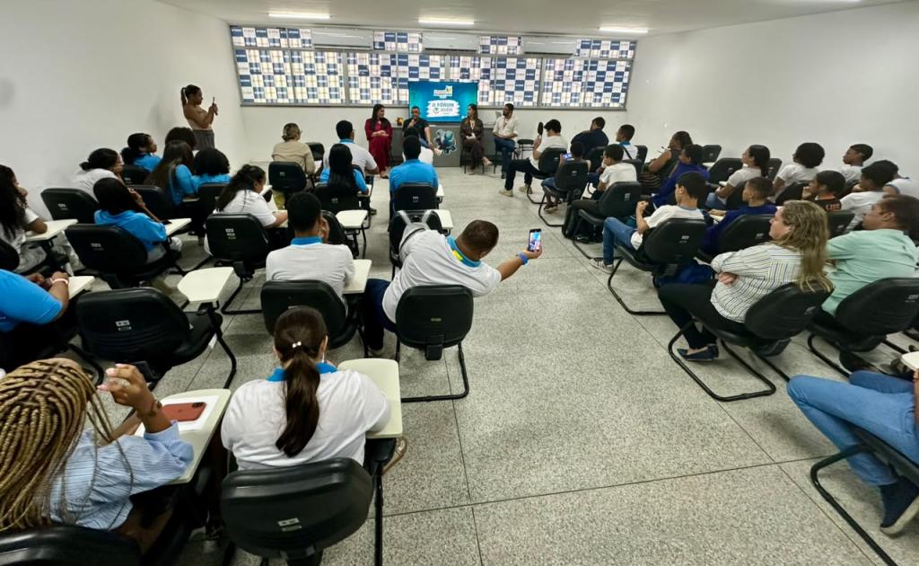 Fórum do Jovem Aprendiz debate oportunidades para jovens em Aracaju