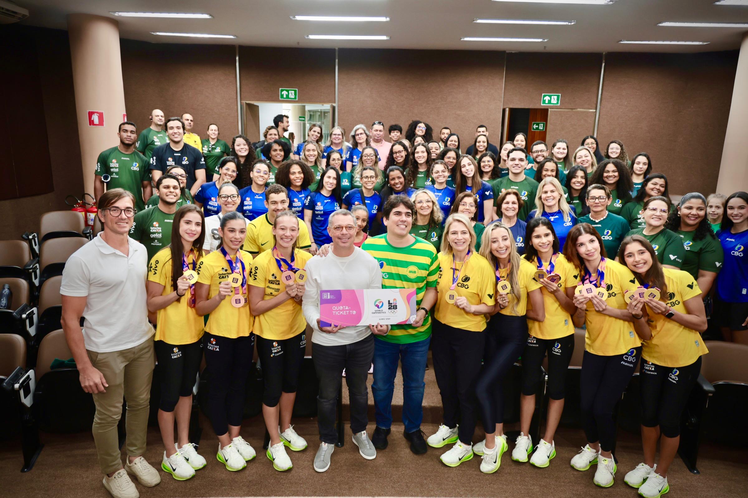 Campeãs mundiais de ginástica rítmica são recebidas no Palácio dos Despachos 10 Seleção Brasileira de Ginástica Rítmica recebida no Palácio dos Despachos