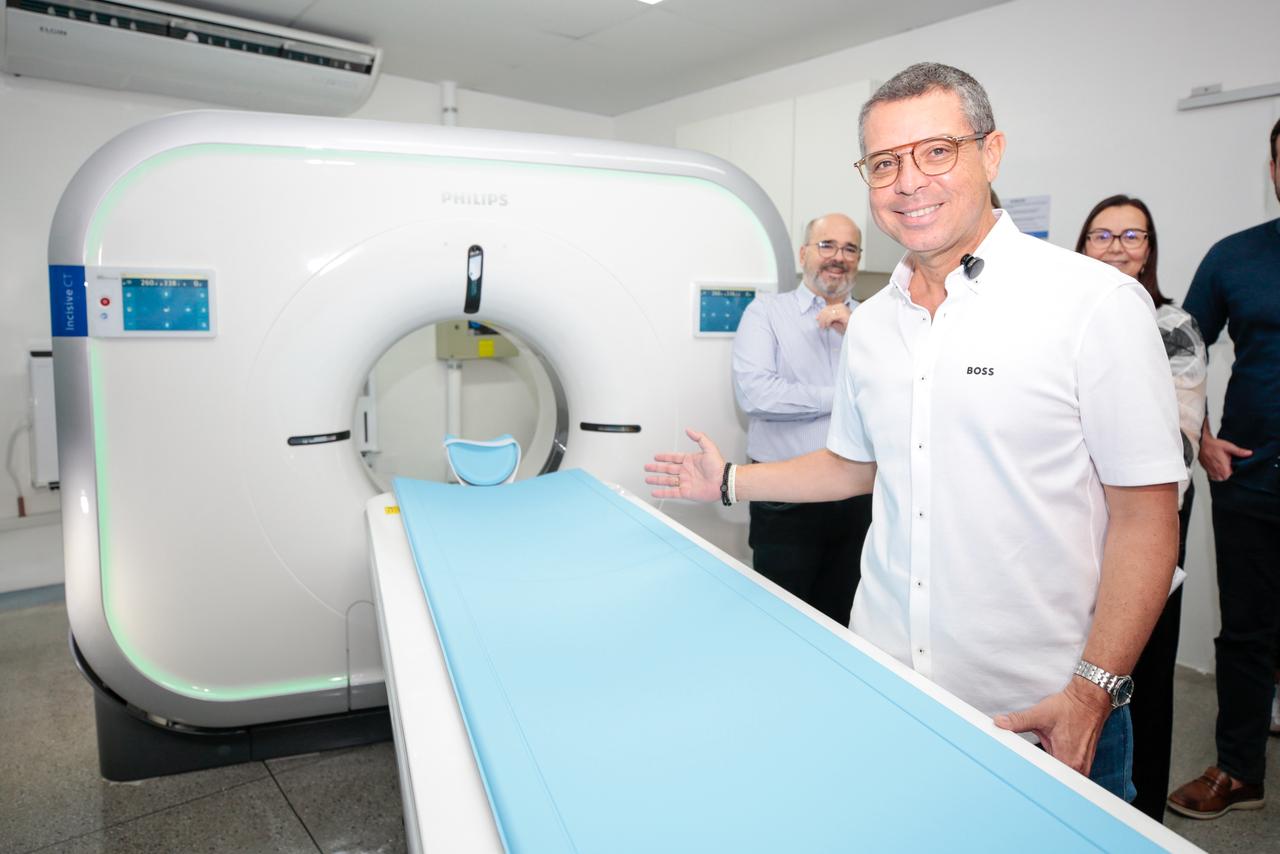 Sergipe ganha três aparelhos de ressonância magnética e sete novos tomógrafos 2 Governador Fábio Mitidieri em unidade de saúde com novos equipamentos de imagem em Sergipe