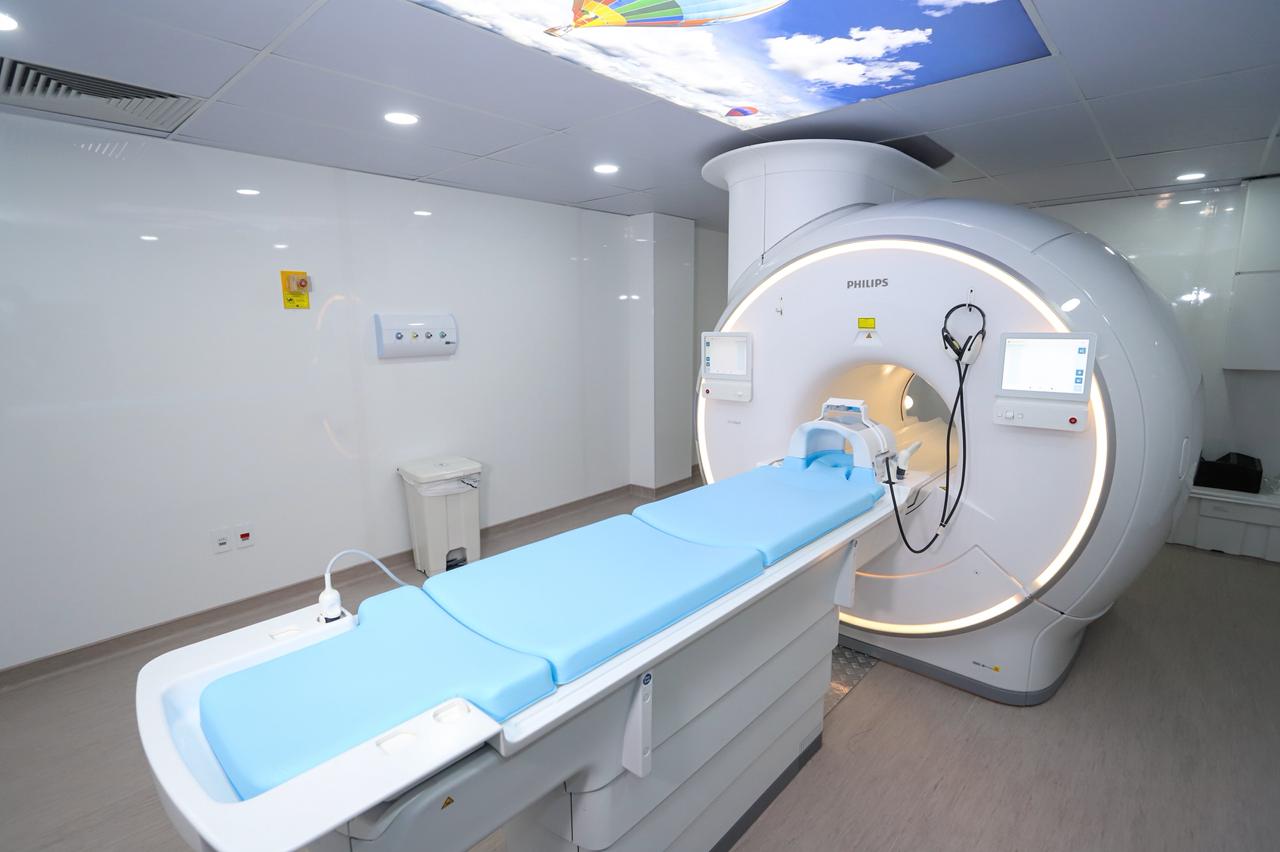 Sergipe ganha três aparelhos de ressonância magnética e sete novos tomógrafos 3 Governador Fábio Mitidieri em unidade de saúde com novos equipamentos de imagem em Sergipe