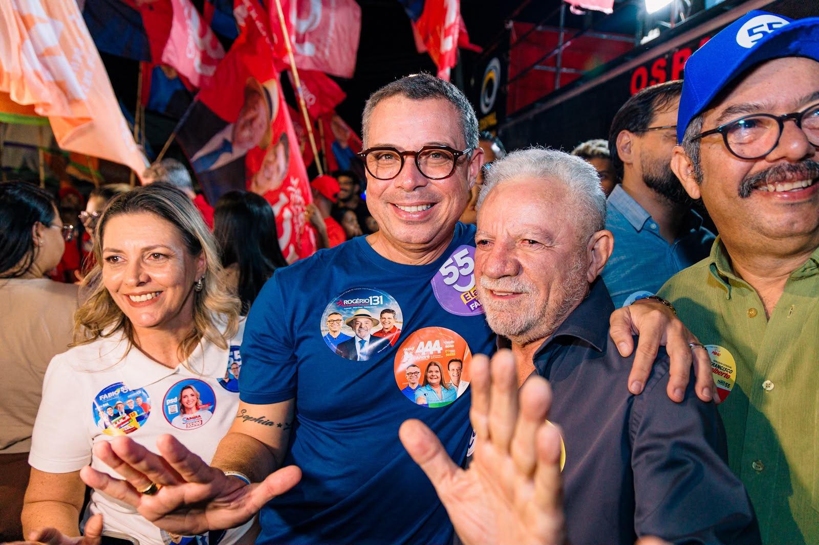 Governador Fábio Mitidieri em minicarreata na zona Oeste de Aracaju