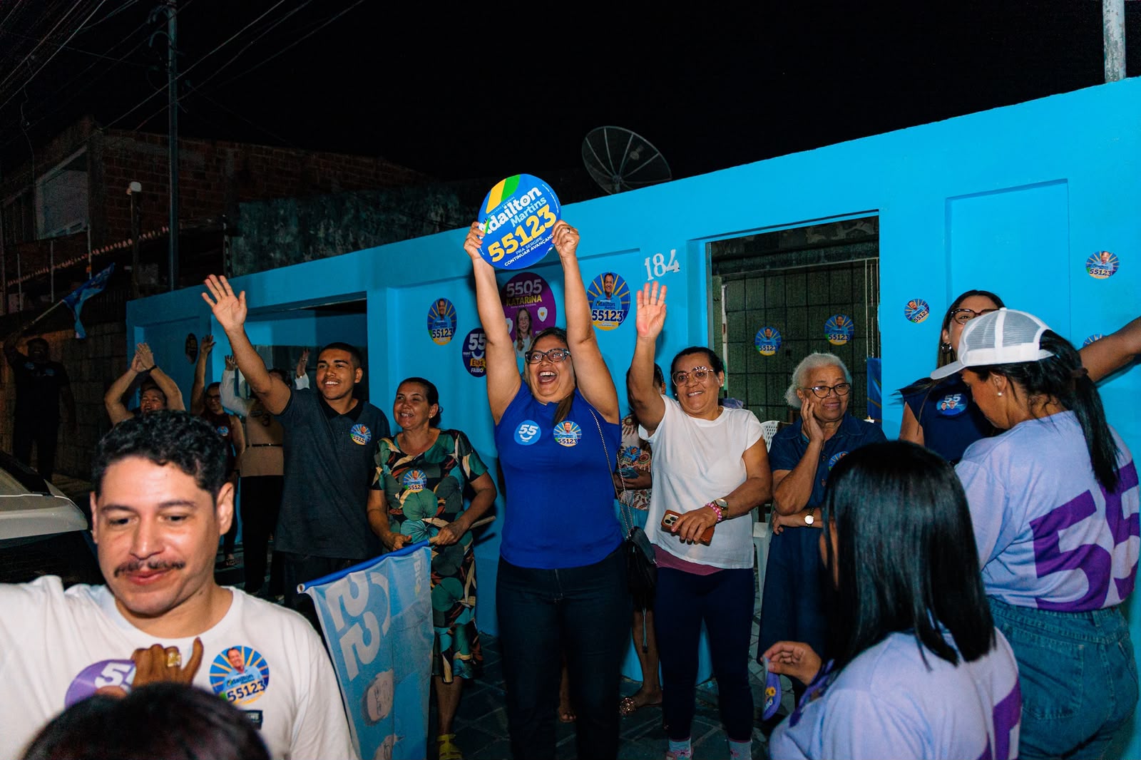 Governador Fábio Mitidieri em minicarreata na zona Oeste de Aracaju